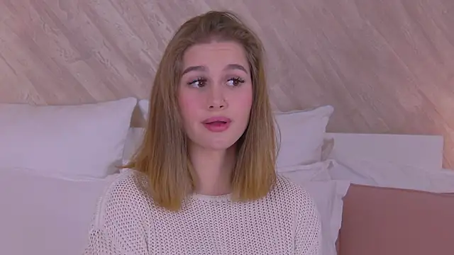 EllieHayes online show from December 2024 03:54:02 PM