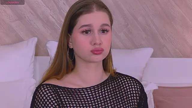 EllieHayes online show from February 2025 10:31:01 PM