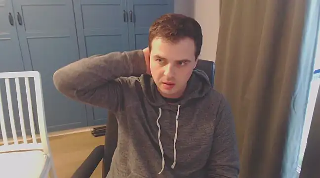 Snapshot of CuteMan33 chatting on December 2024 09:57:01 AM CuteMan33 online show from December 2024 09:57:01 AM