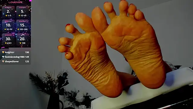 Snapshot of ZAFIRO_WINSLOW chatting on February 2025 02:28:01 AM ZAFIRO WINSLOW online show from February 2025 02:28:01 AM