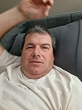 Snapshot of Geneboy5369 chatting on November 2025 04:18:02 AM Geneboy5369 online show from November 2025 04:18:02 AM