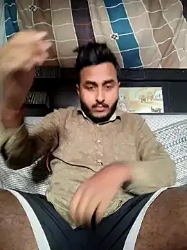 Snapshot of Rainted_Boyfriend_00x chatting on December 2024 05:16:01 AM Rainted Boyfriend 00x online show from December 2024 05:16:01 AM