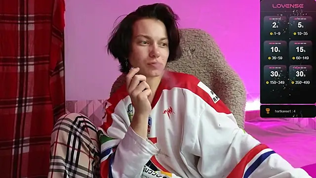 esajukyy online show from September 2025 11:54:01 AM