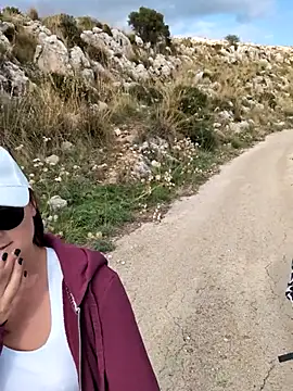 Samira-Summer online show from November 2025 12:15:01 PM