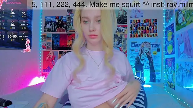 Snapshot of AliceMilman chatting on January 2025 10:02:01 AM AliceMilman online show from January 2025 10:02:01 AM