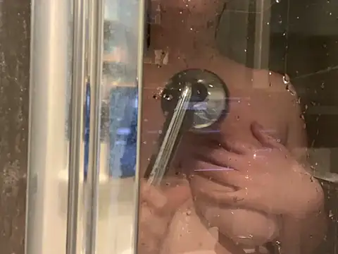 Snapshot of LaceyLondonXO chatting on December 2024 04:53:02 PM LaceyLondonXO online show from December 2024 04:53:02 PM