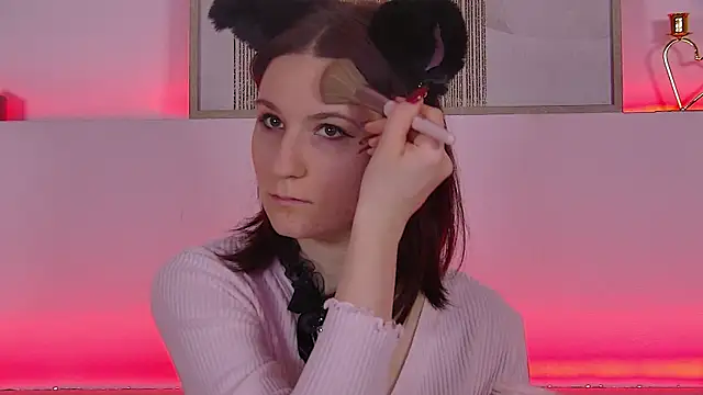 Snapshot of VictoriaArdern chatting on February 2025 12:58:01 PM VictoriaArdern online show from February 2025 12:58:01 PM