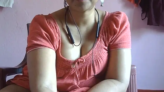 Snapshot of Suhana-sapna chatting on June 2026 09:33:01 AM Suhana-sapna online show from June 2026 09:33:01 AM
