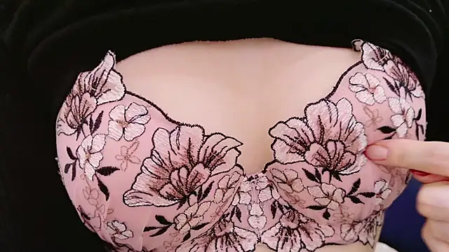 Snapshot of Runarunapi chatting on January 2025 10:49:02 AM Runarunapi online show from January 2025 10:49:02 AM