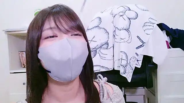 Snapshot of Runarunapi chatting on November 2025 12:05:01 PM Runarunapi online show from November 2025 12:05:01 PM