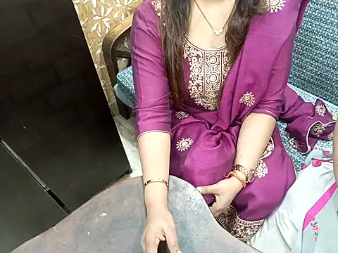 DivyaDutta online show from March 2025 10:36:02 AM