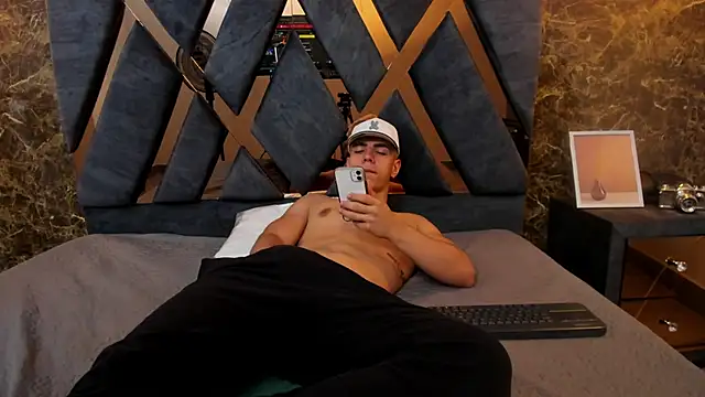 Flynn Riider online show from January 2025 11:22:01 AM