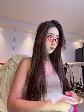 Snapshot of pinnnnnnk chatting on December 2025 11:48:01 AM pinnnnnnk online show from December 2025 11:48:01 AM