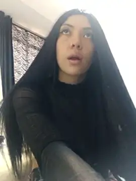 Aurora Hotson online show from December 2025 09:01:02 PM