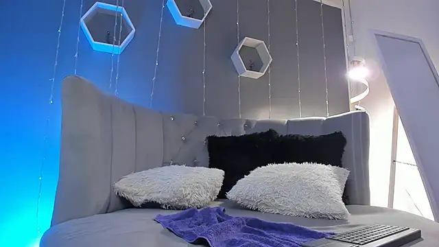 slutty venus online show from February 2025 07:20:01 AM