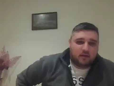 Snapshot of _revianzip1 chatting on January 2025 08:44:01 PM  revianzip1 online show from January 2025 08:44:01 PM