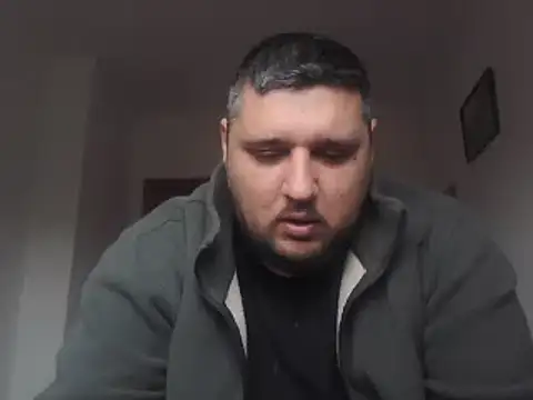 Snapshot of _revianzip1 chatting on February 2025 12:40:01 PM  revianzip1 online show from February 2025 12:40:01 PM