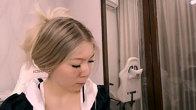 Snapshot of Babby_Rabbit chatting on December 2025 11:40:02 AM Babby Rabbit online show from December 2025 11:40:02 AM