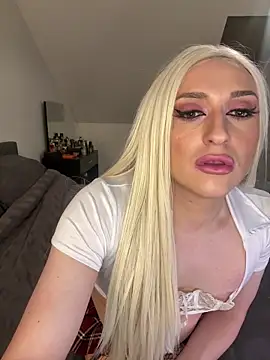 littlebambi26 online show from April 2026 08:14:01 PM