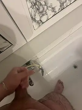 Snapshot of Loco42- chatting on February 2025 06:04:01 PM Loco42- online show from February 2025 06:04:01 PM