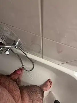 Snapshot of Loco42- chatting on November 2025 09:59:02 PM Loco42- online show from November 2025 09:59:02 PM