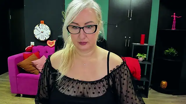 ChristyBrooks online show from November 2025 07:05:02 AM