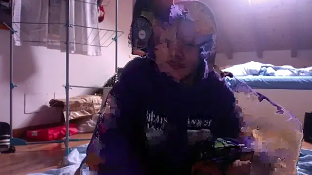 Snapshot of FTM98xxx chatting on February 2026 12:53:02 PM FTM98xxx online show from February 2026 12:53:02 PM