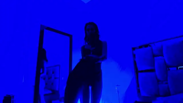 Snapshot of jolie_lov chatting on February 2025 01:40:01 PM jolie lov online show from February 2025 01:40:01 PM