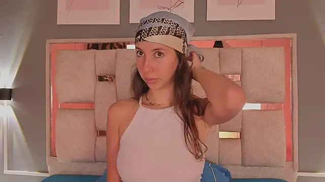 Snapshot of jolie_lov chatting on September 2025 01:14:02 PM jolie lov online show from September 2025 01:14:02 PM