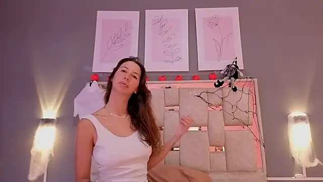 Snapshot of jolie_lov chatting on October 2025 01:06:02 PM jolie lov online show from October 2025 01:06:02 PM