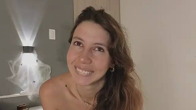 Snapshot of jolie_lov chatting on October 2025 01:12:02 PM jolie lov online show from October 2025 01:12:02 PM