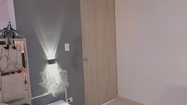 Snapshot of jolie_lov chatting on October 2025 01:11:02 PM jolie lov online show from October 2025 01:11:02 PM