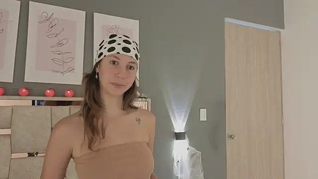 Snapshot of jolie_lov chatting on October 2025 01:03:02 PM jolie lov online show from October 2025 01:03:02 PM