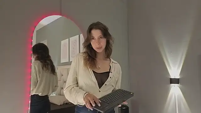 Snapshot of jolie_lov chatting on November 2025 01:23:02 PM jolie lov online show from November 2025 01:23:02 PM