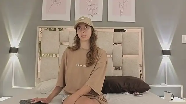 Snapshot of jolie_lov chatting on November 2025 01:22:01 PM jolie lov online show from November 2025 01:22:01 PM