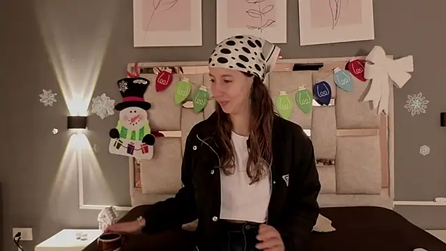 Snapshot of jolie_lov chatting on November 2025 01:10:02 PM jolie lov online show from November 2025 01:10:02 PM