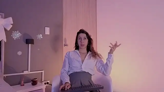 Snapshot of jolie_lov chatting on November 2025 01:25:02 PM jolie lov online show from November 2025 01:25:02 PM