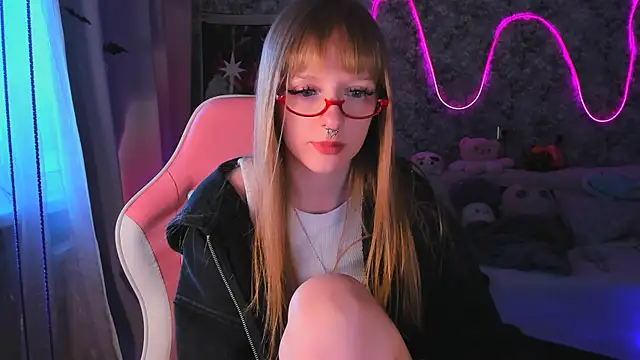 Snapshot of Inma_Lewdness chatting on December 2024 12:17:02 PM Inma Lewdness online show from December 2024 12:17:02 PM