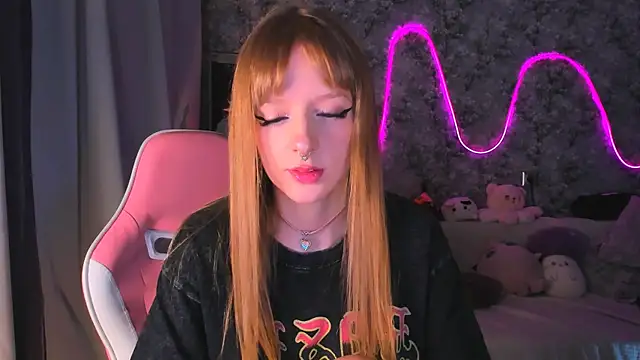 Snapshot of Inma_Lewdness chatting on December 2024 03:09:02 PM Inma Lewdness online show from December 2024 03:09:02 PM