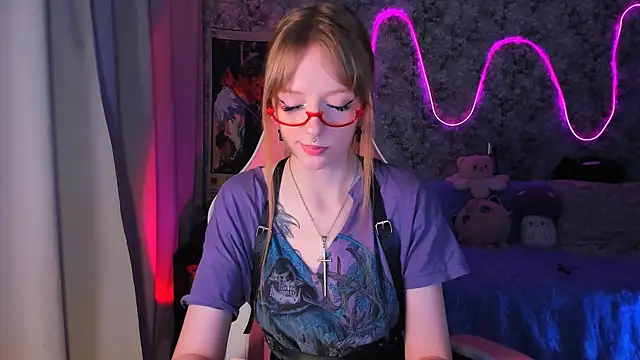 Snapshot of Inma_Lewdness chatting on January 2025 12:33:01 PM Inma Lewdness online show from January 2025 12:33:01 PM