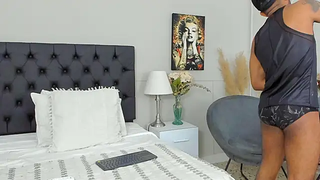 Snapshot of Robin_Rief chatting on February 2025 03:40:01 AM Robin Rief online show from February 2025 03:40:01 AM