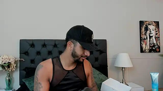 Snapshot of Robin_Rief chatting on September 2025 03:19:02 AM Robin Rief online show from September 2025 03:19:02 AM