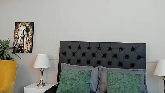 Snapshot of Robin_Rief chatting on October 2025 03:42:01 AM Robin Rief online show from October 2025 03:42:01 AM