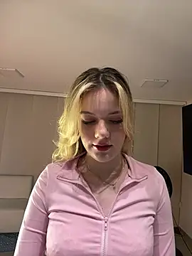 NicoleCut online show from February 2026 09:45:01 AM