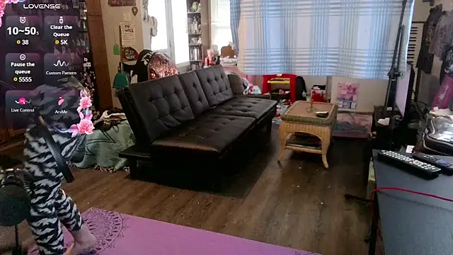 Snapshot of _hellostormy_ chatting on February 2025 09:28:01 PM hellostormy online show from February 2025 09:28:01 PM