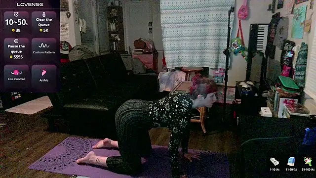 Snapshot of _hellostormy_ chatting on March 2025 12:01:02 PM hellostormy online show from March 2025 12:01:02 PM