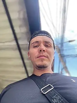 Snapshot of adam-rivera chatting on November 2025 05:07:01 PM adam-rivera online show from November 2025 05:07:01 PM