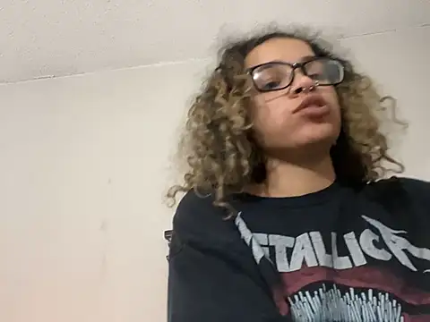 1prettygem online show from December 2024 12:52:01 AM