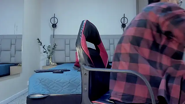 Snapshot of JEFFREY_COTTOM chatting on December 2025 03:28:02 PM JEFFREY COTTOM online show from December 2025 03:28:02 PM