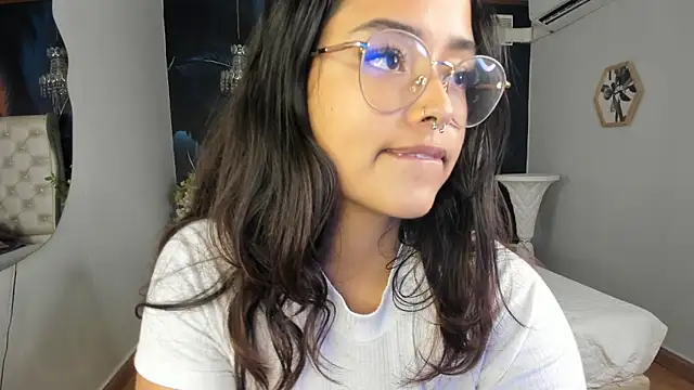 Snapshot of Ariana_Pierce chatting on December 2024 01:55:02 AM Ariana Pierce online show from December 2024 01:55:02 AM